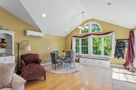 132 Barretts Hill Road Hudson NH 03061