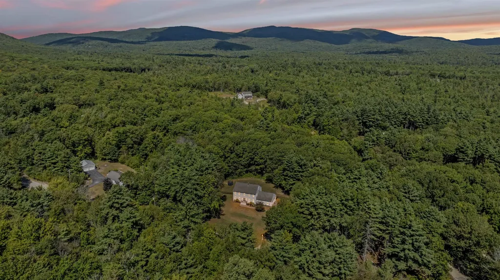 10 Partridge Drive Middleton NH 03887