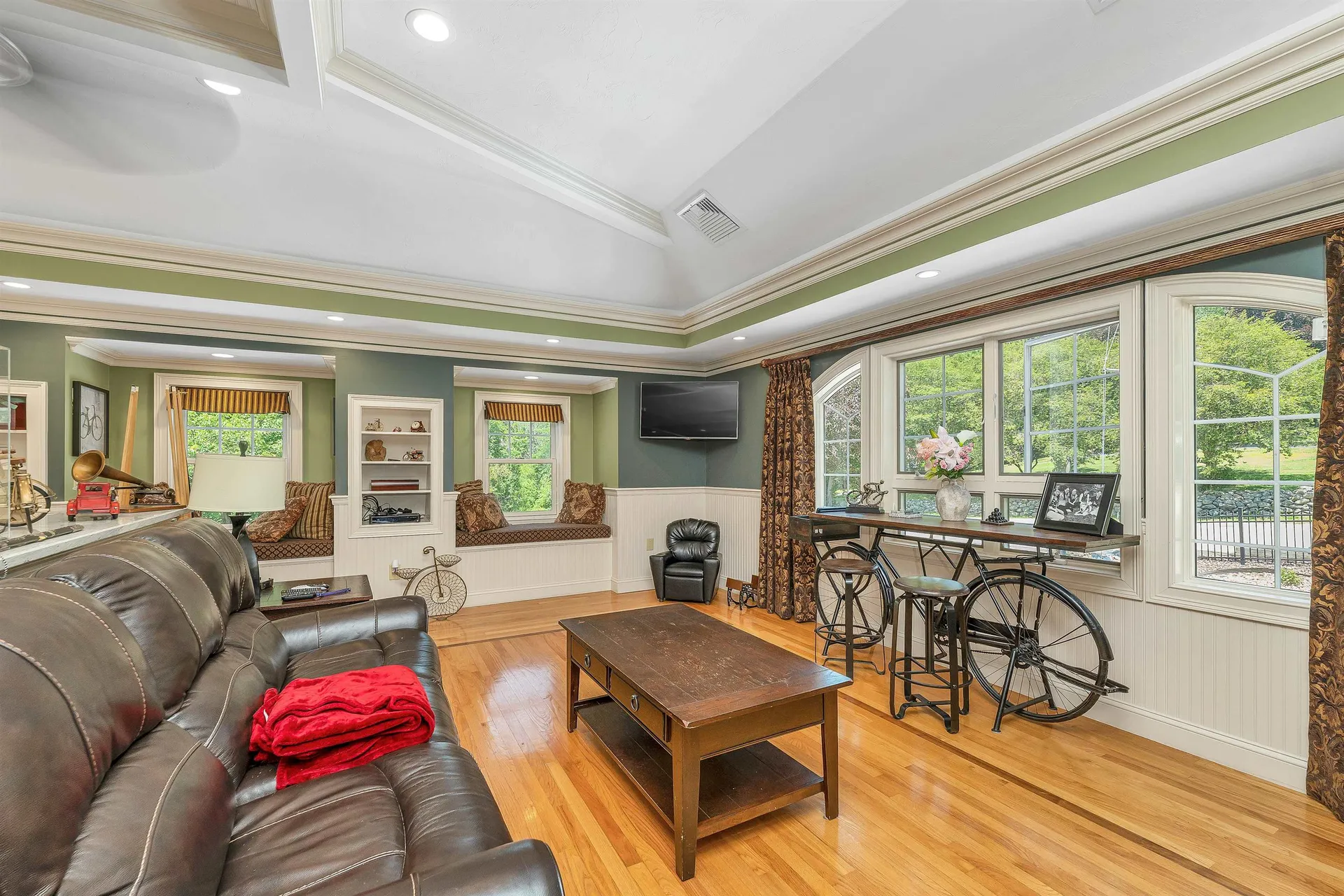 98 Robinson Road Hudson NH 03051