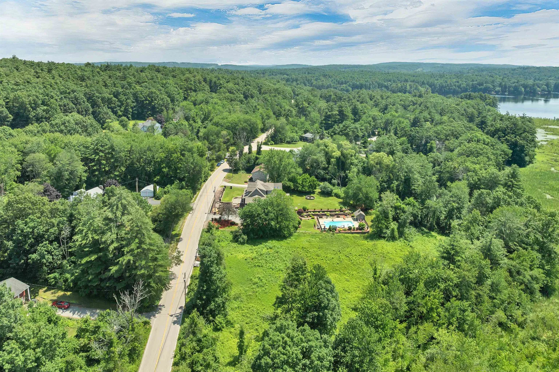 98 Robinson Road Hudson NH 03051