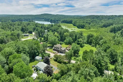 98 Robinson Road Hudson NH 03051