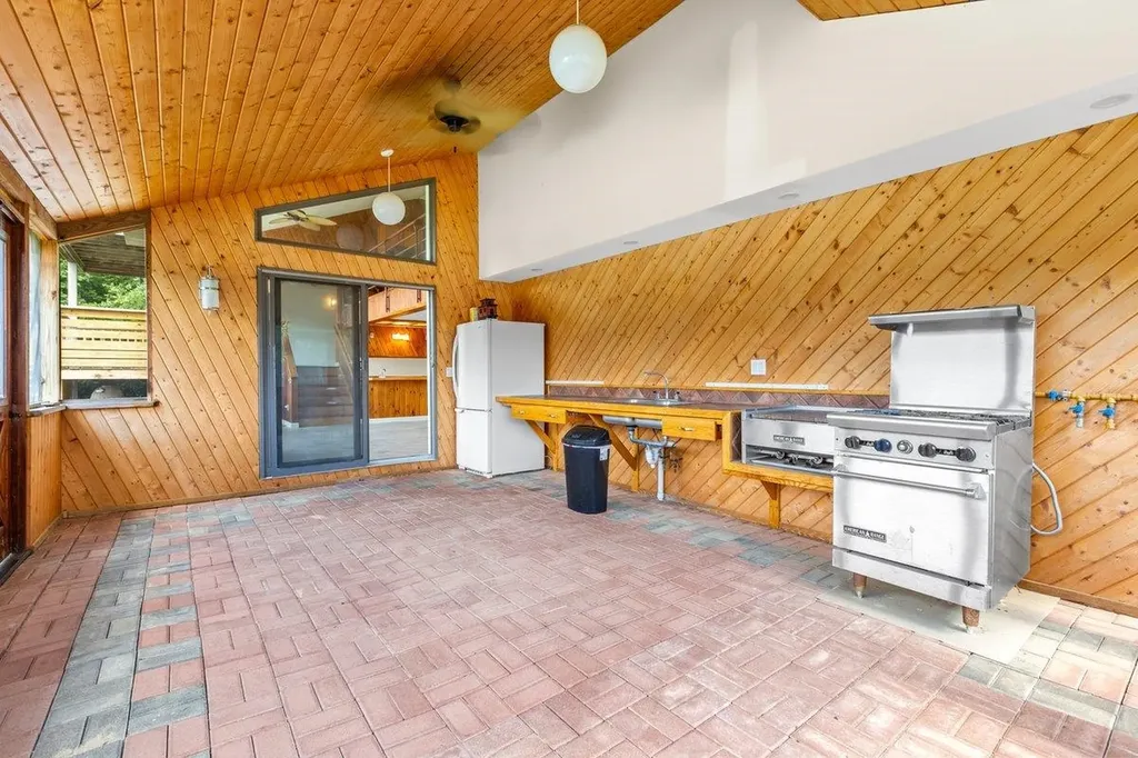 86 Raycrest Drive Randolph NH 03593