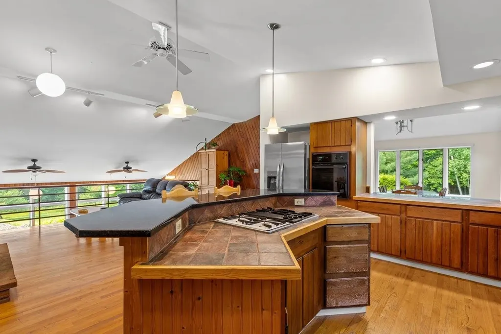 86 Raycrest Drive Randolph NH 03593