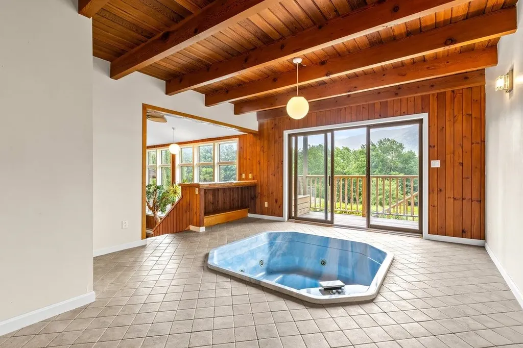 86 Raycrest Drive Randolph NH 03593