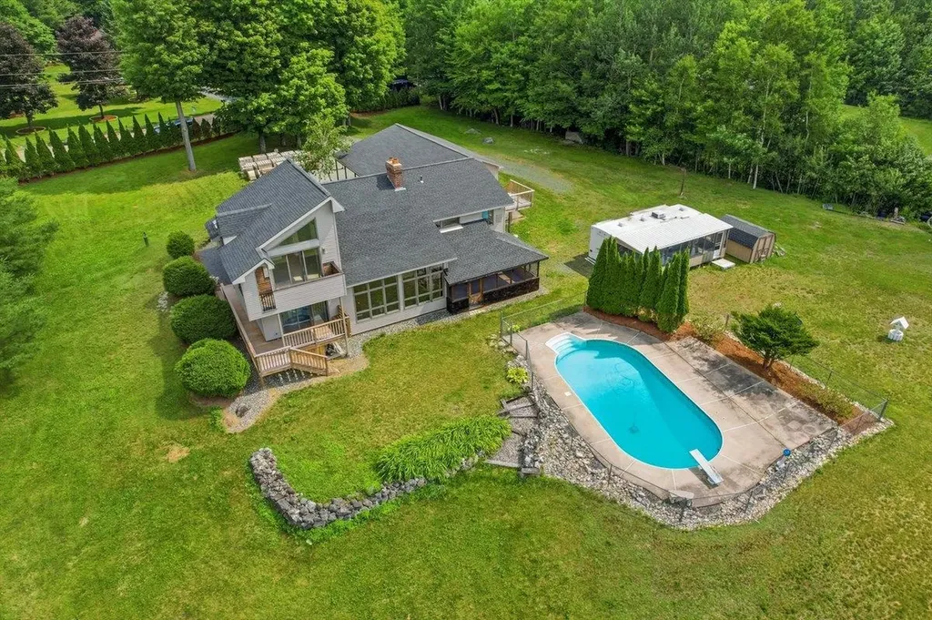 86 Raycrest Drive Randolph NH 03593