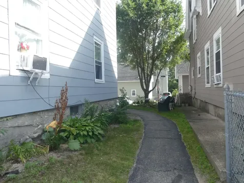373 Lake Avenue Manchester NH 03103