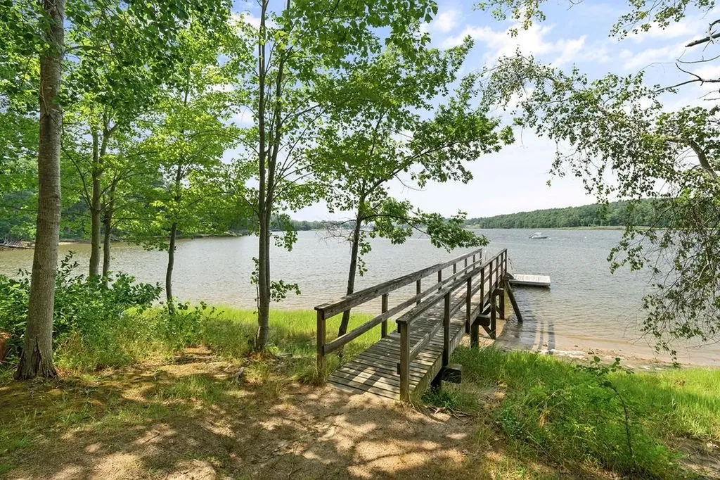 42 Dc Drive Eliot ME 03903