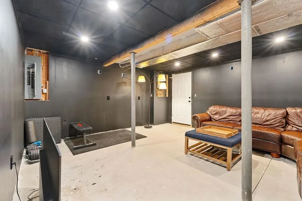 42 Dc Drive Eliot ME 03903