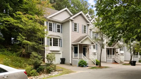 36 Georgetown Drive Nashua NH 03062