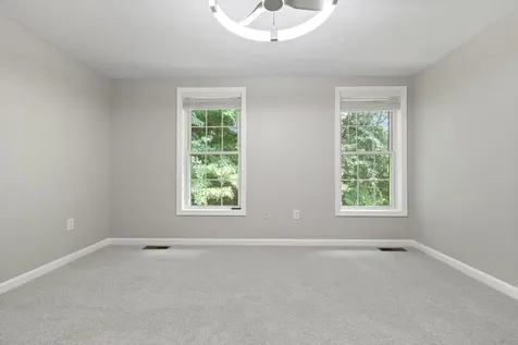 36 Georgetown Drive Nashua NH 03062