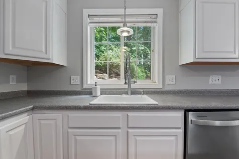 36 Georgetown Drive Nashua NH 03062