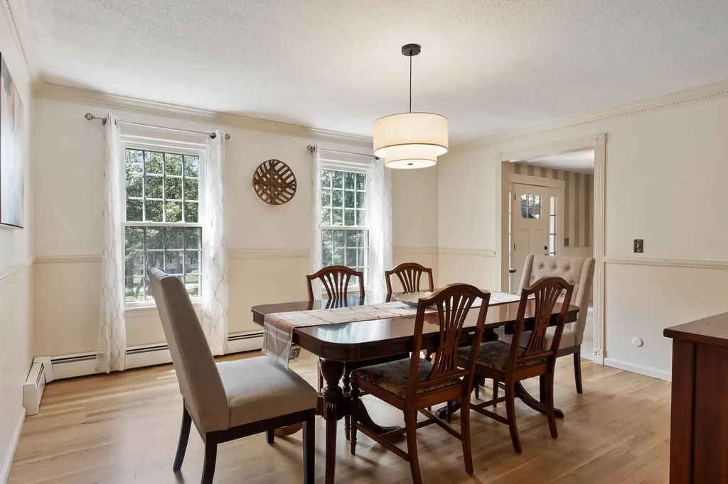 11 Ashley Drive Londonderry NH 03053