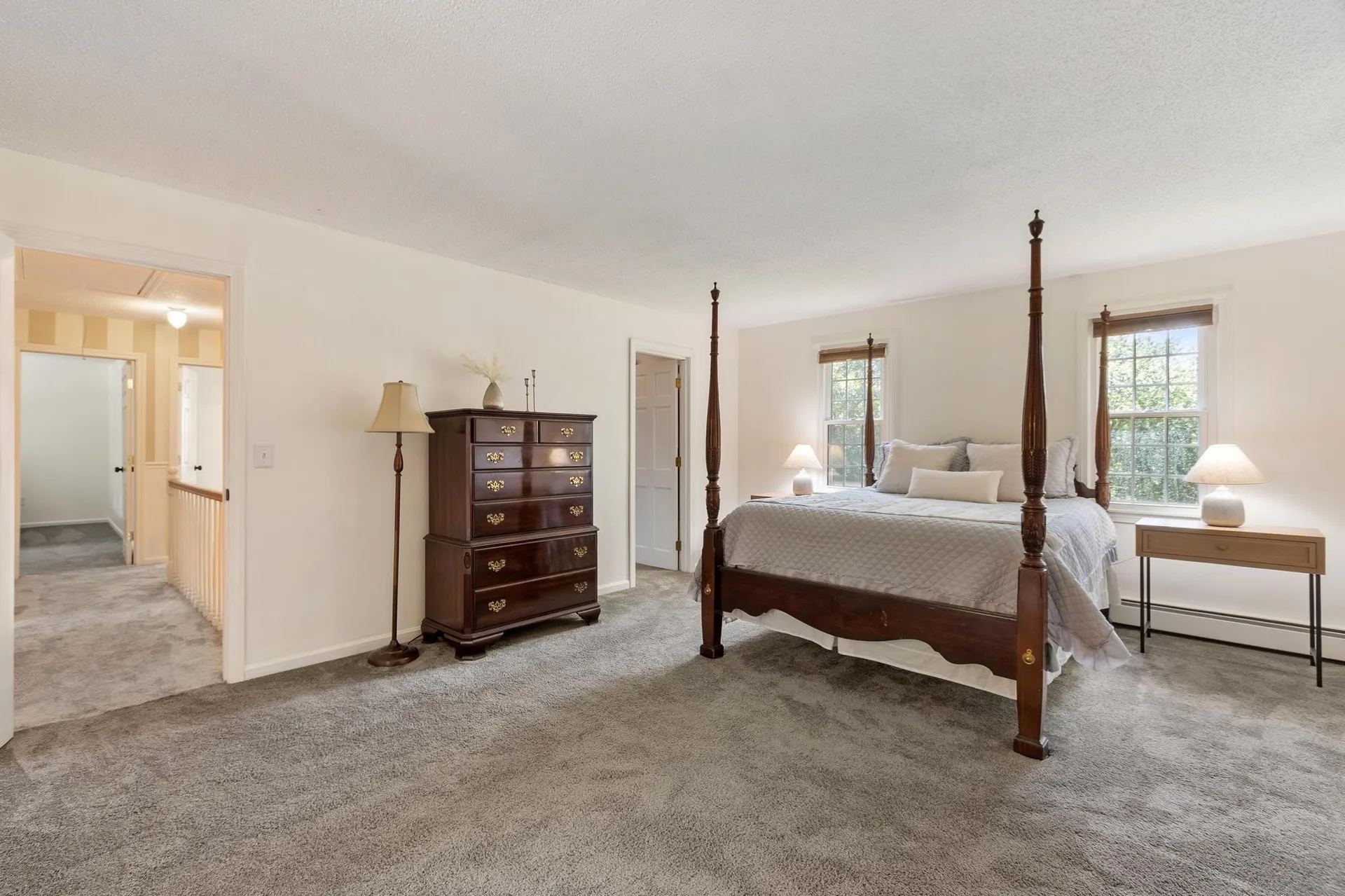 11 Ashley Drive Londonderry NH 03053