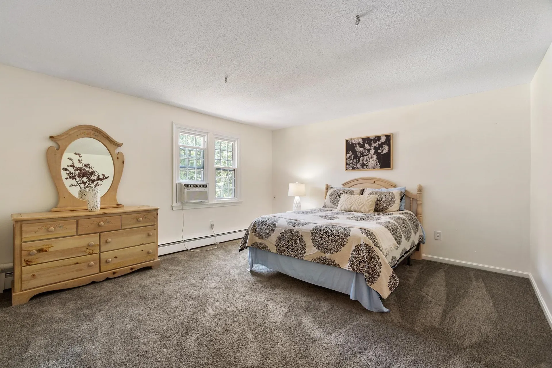 11 Ashley Drive Londonderry NH 03053