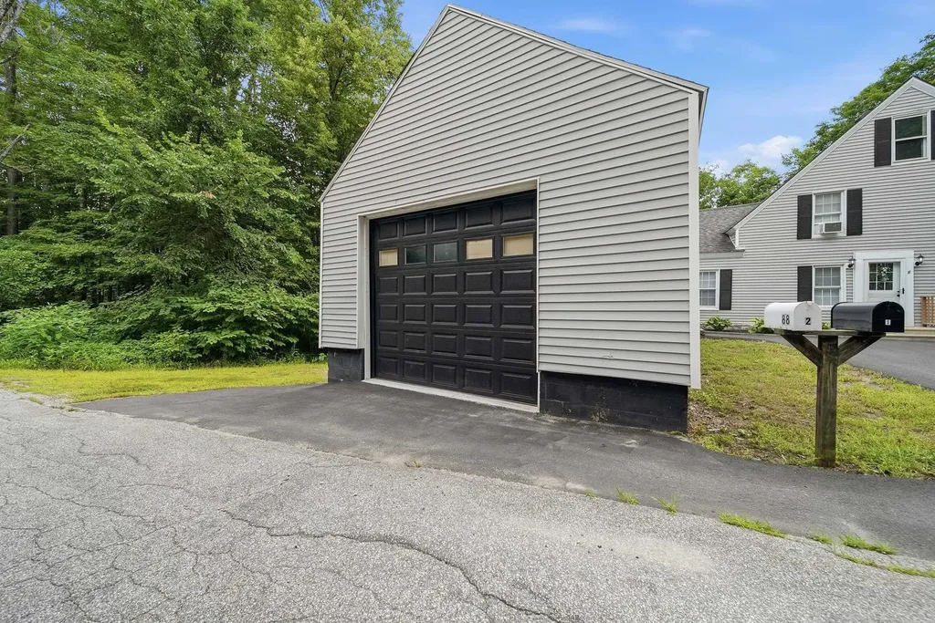 88 Chuck Street Weare NH 03281