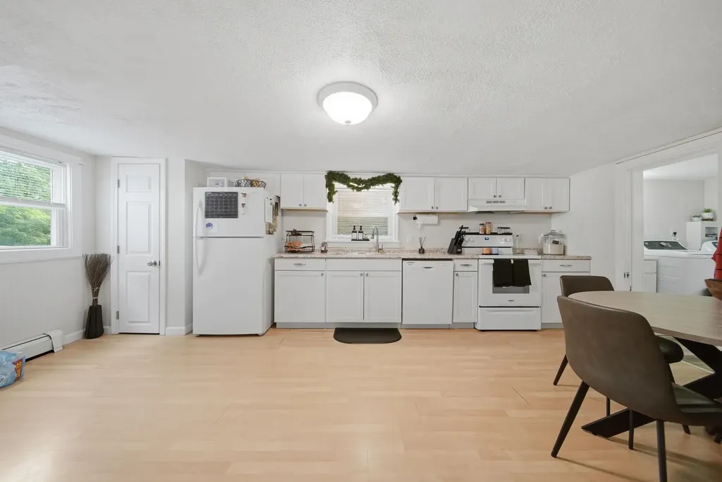 88 Chuck Street Weare NH 03281