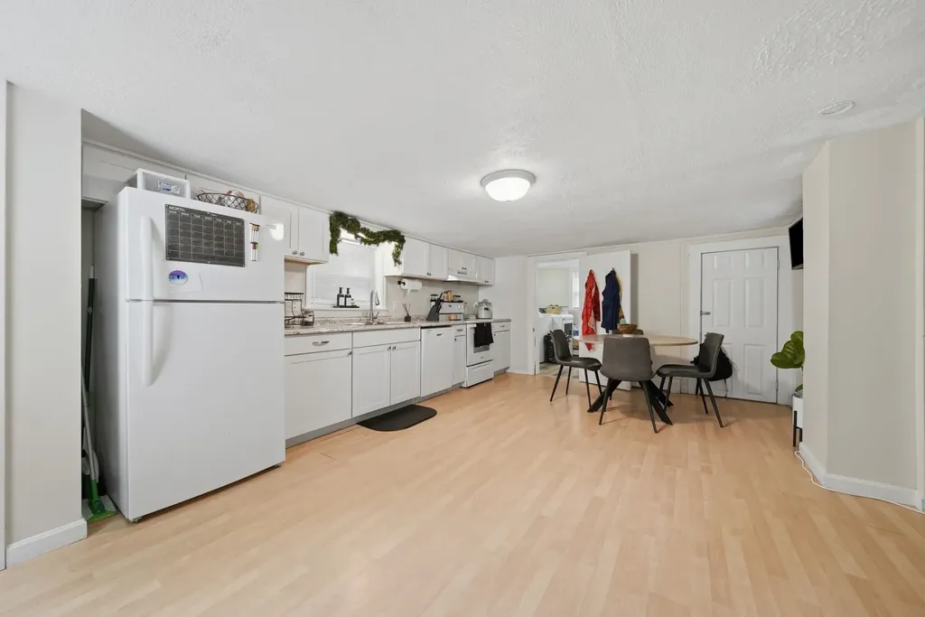 88 Chuck Street Weare NH 03281