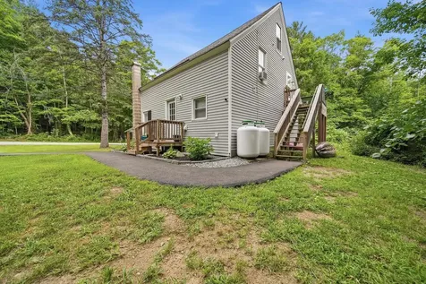 88 Chuck Street Weare NH 03281