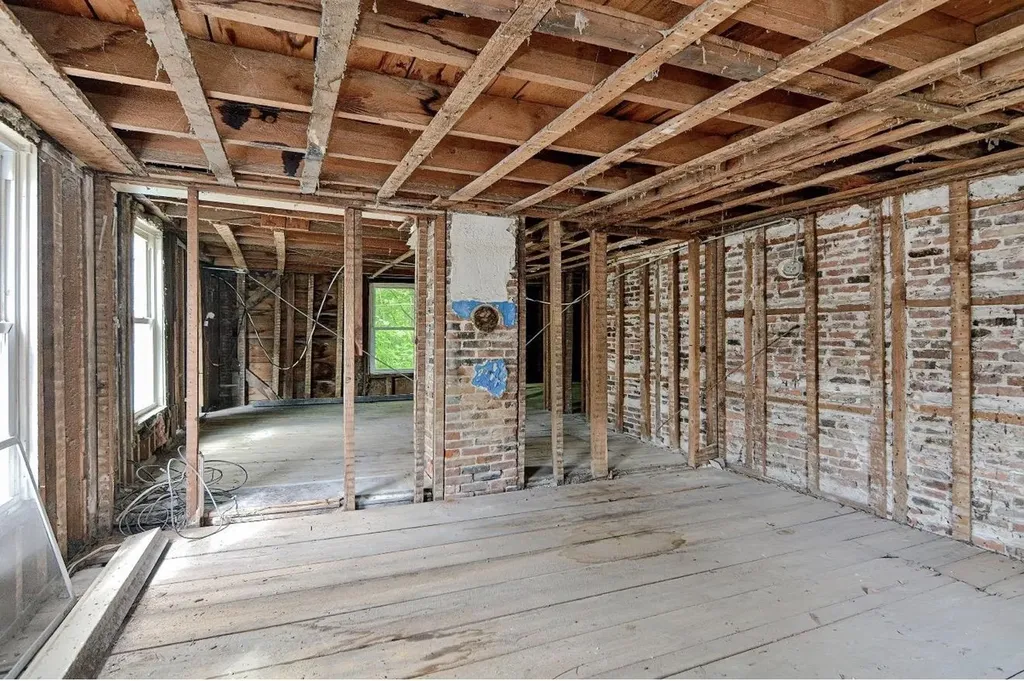 44 Bridge Street Hillsborough NH 03244