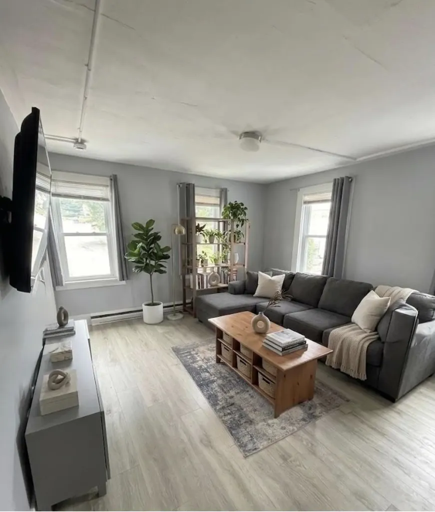 44 Bridge Street Hillsborough NH 03244