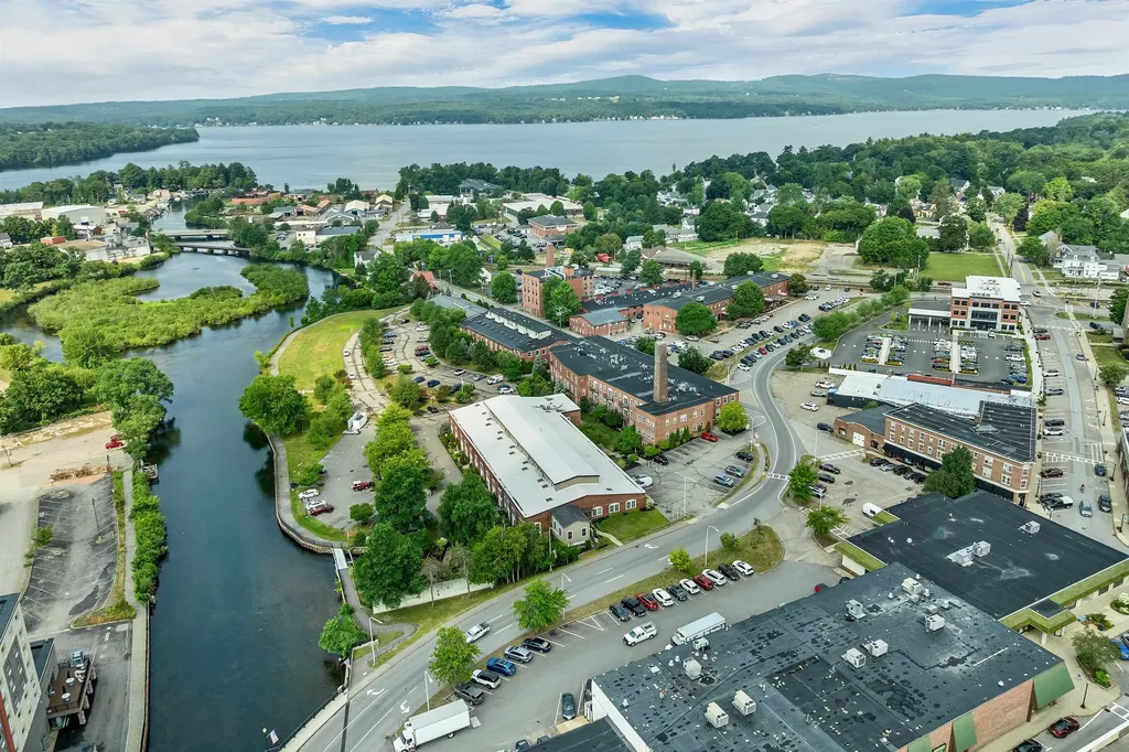 48 Landing Lane Laconia NH 03246