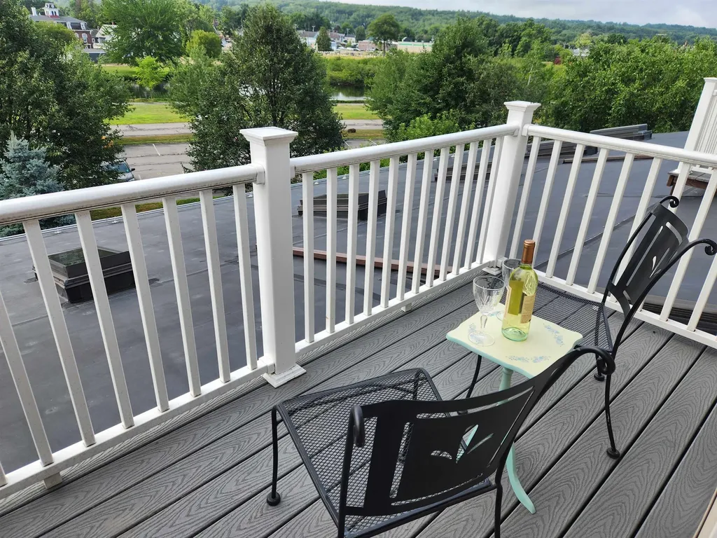 48 Landing Lane Laconia NH 03246