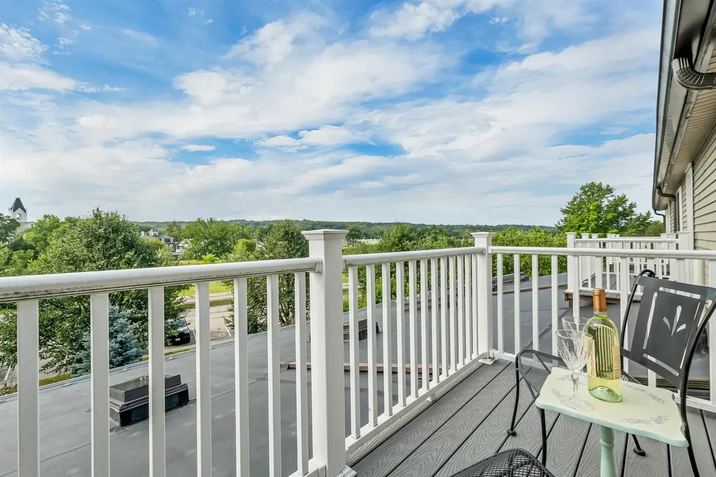 48 Landing Lane Laconia NH 03246