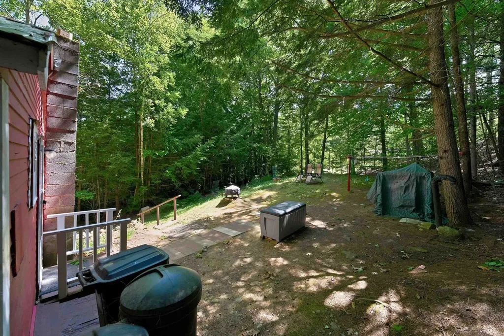 9 Berry Road Loudon NH 03307