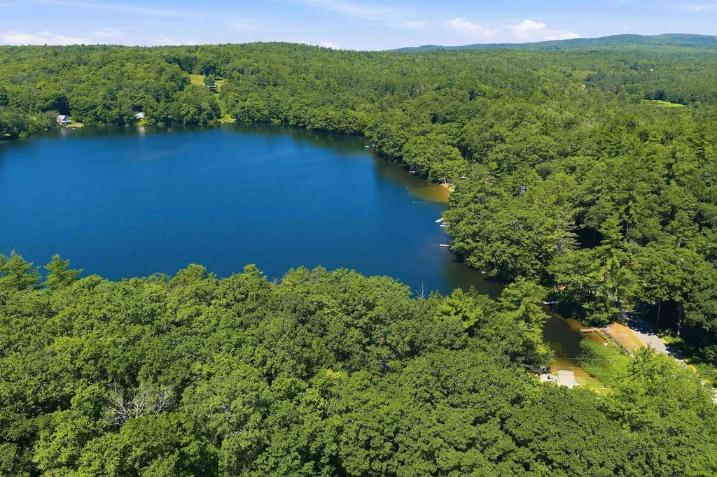 9 Berry Road Loudon NH 03307