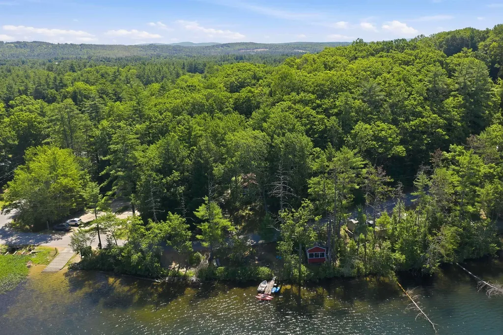 9 Berry Road Loudon NH 03307