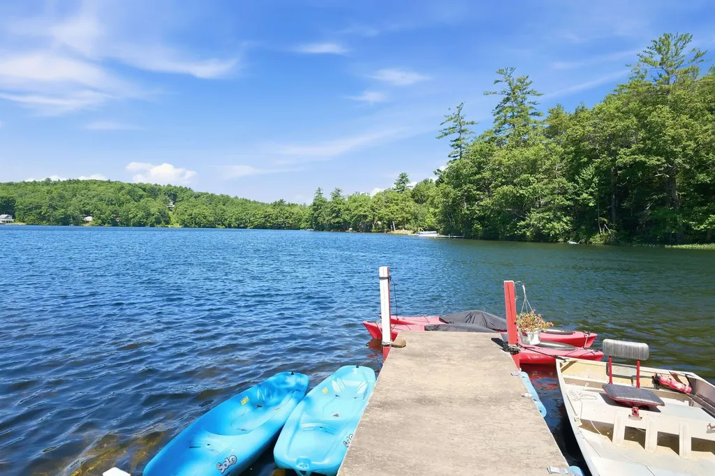 9 Berry Road Loudon NH 03307