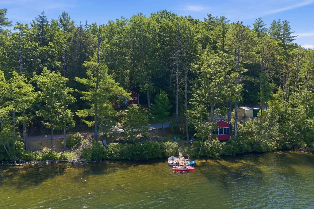 9 Berry Road Loudon NH 03307