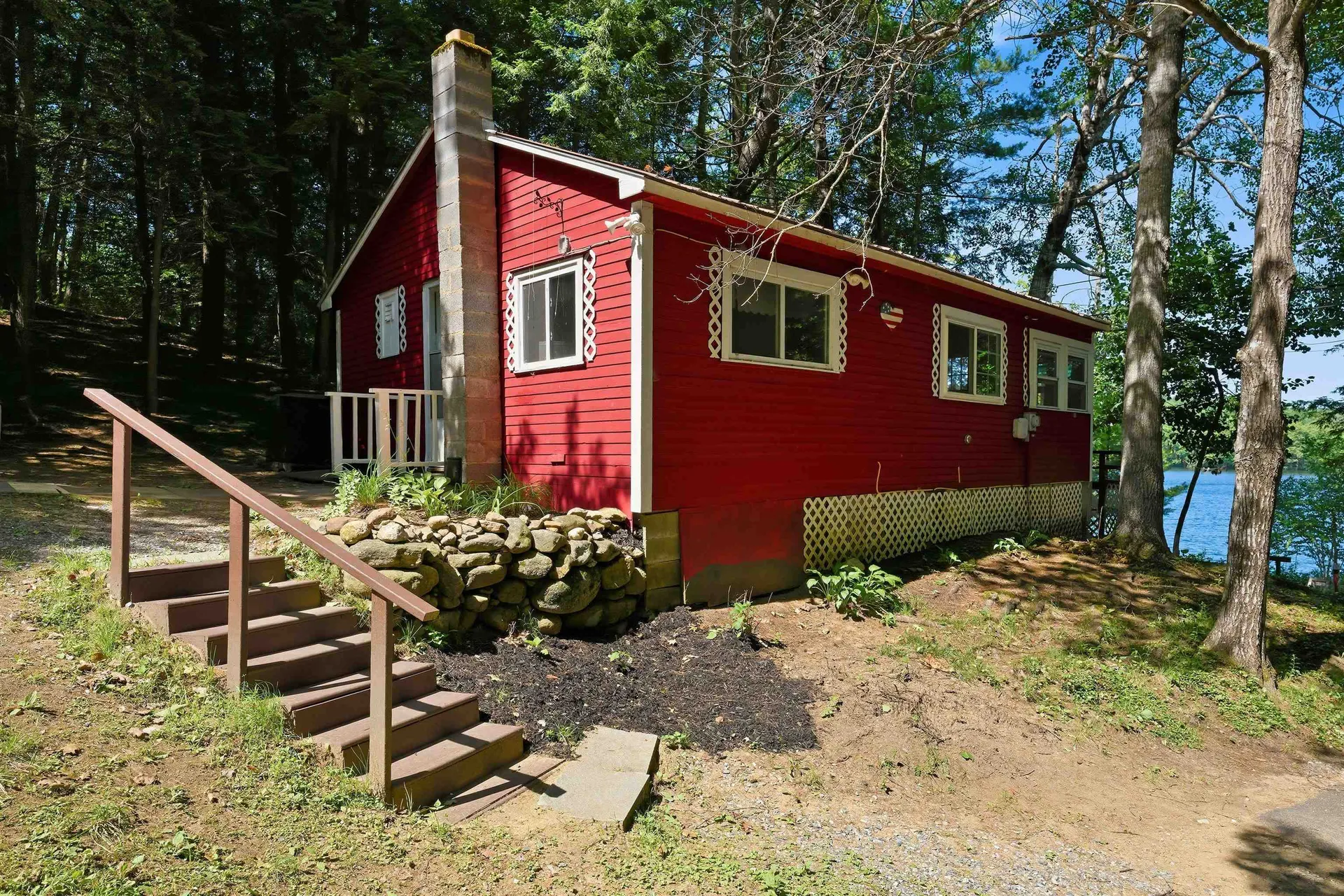 9 Berry Road Loudon NH 03307