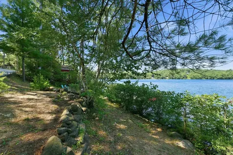 9 Berry Road Loudon NH 03307