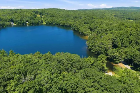 9 Berry Road Loudon NH 03307
