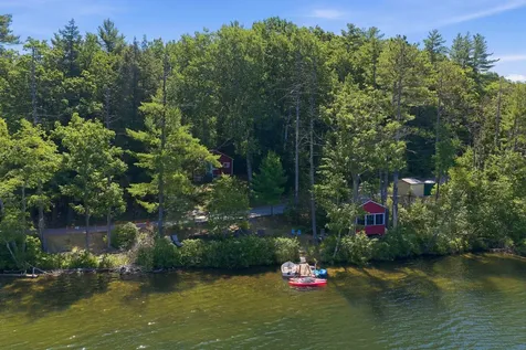9 Berry Road Loudon NH 03307