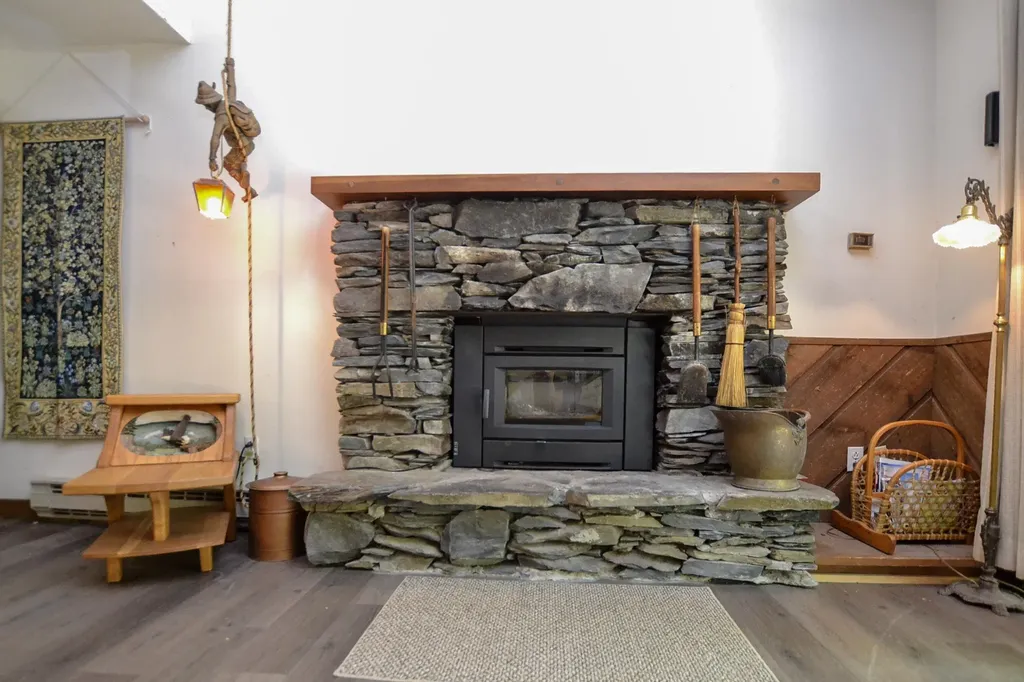 4643 Battleground Road Fayston VT 05673