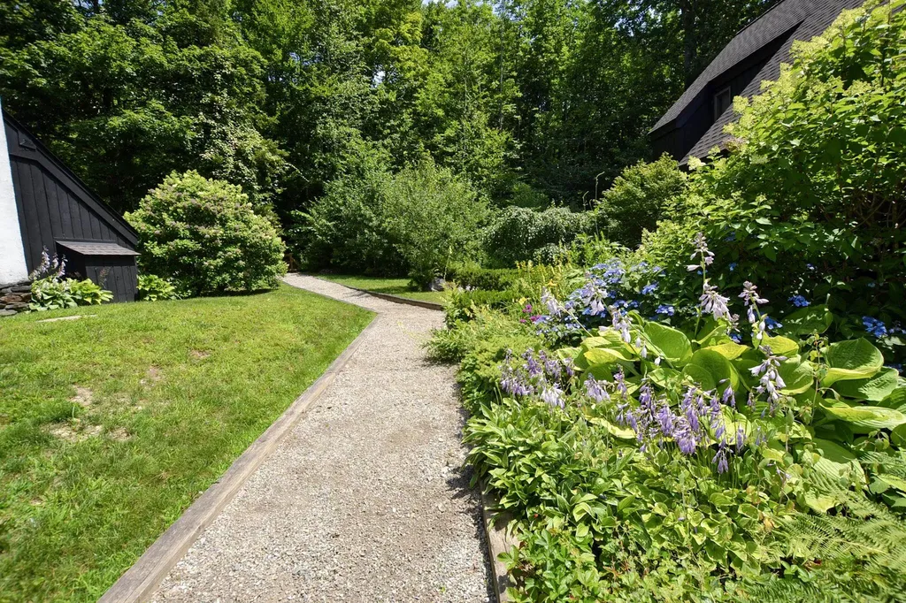 4643 Battleground Road Fayston VT 05673