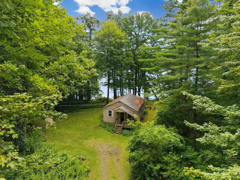15 Shore Road Milton VT 05468