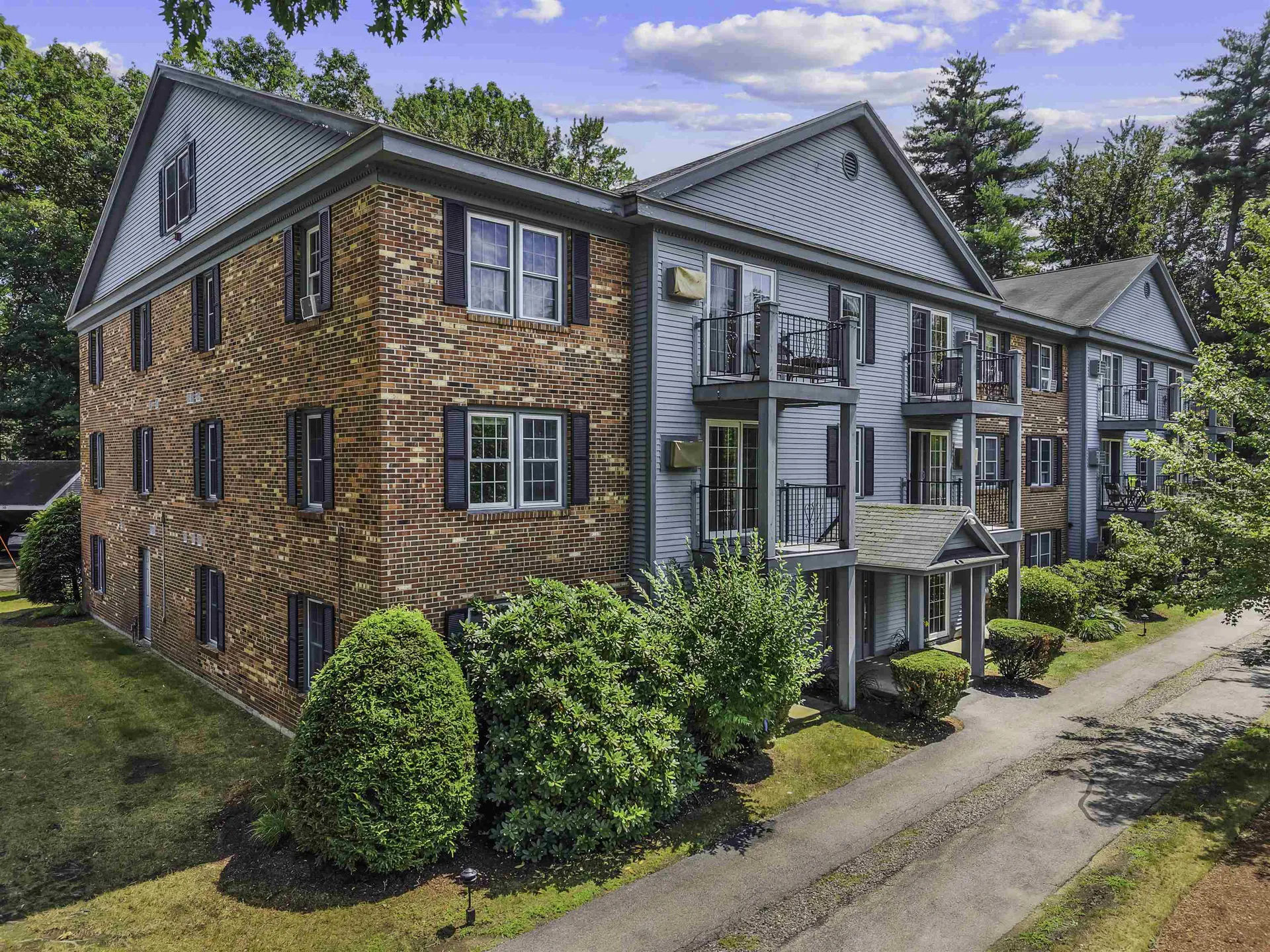 16 Northbrook Drive Manchester NH 03102