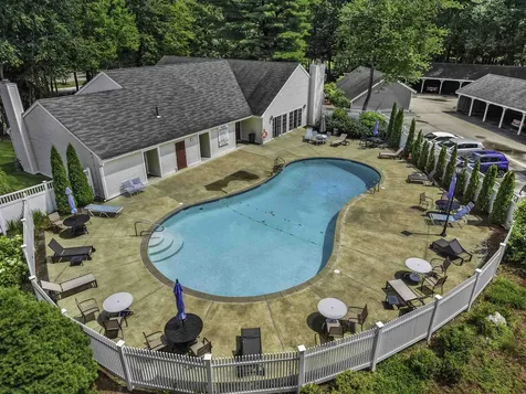 16 Northbrook Drive Manchester NH 03102
