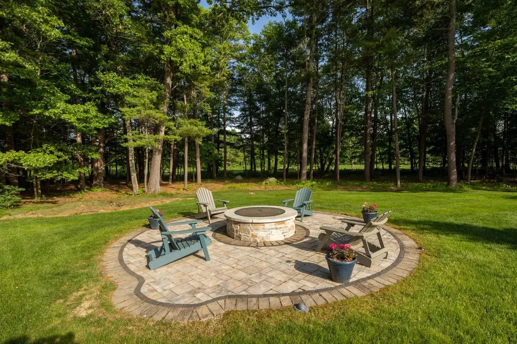 56 Windsor Green Road Greenland NH 03840