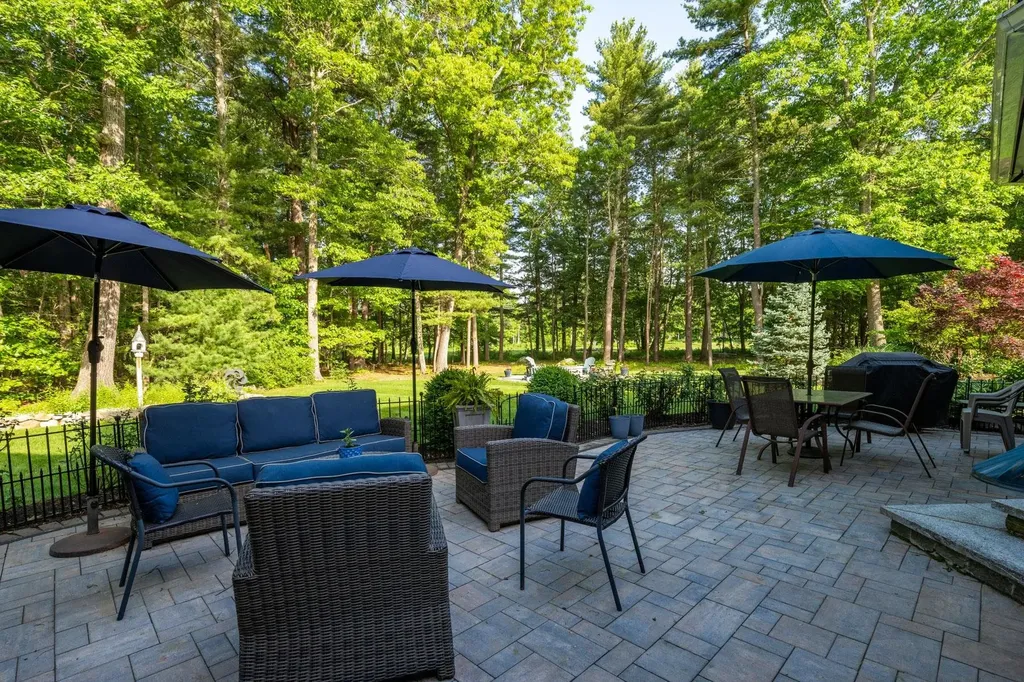 56 Windsor Green Road Greenland NH 03840