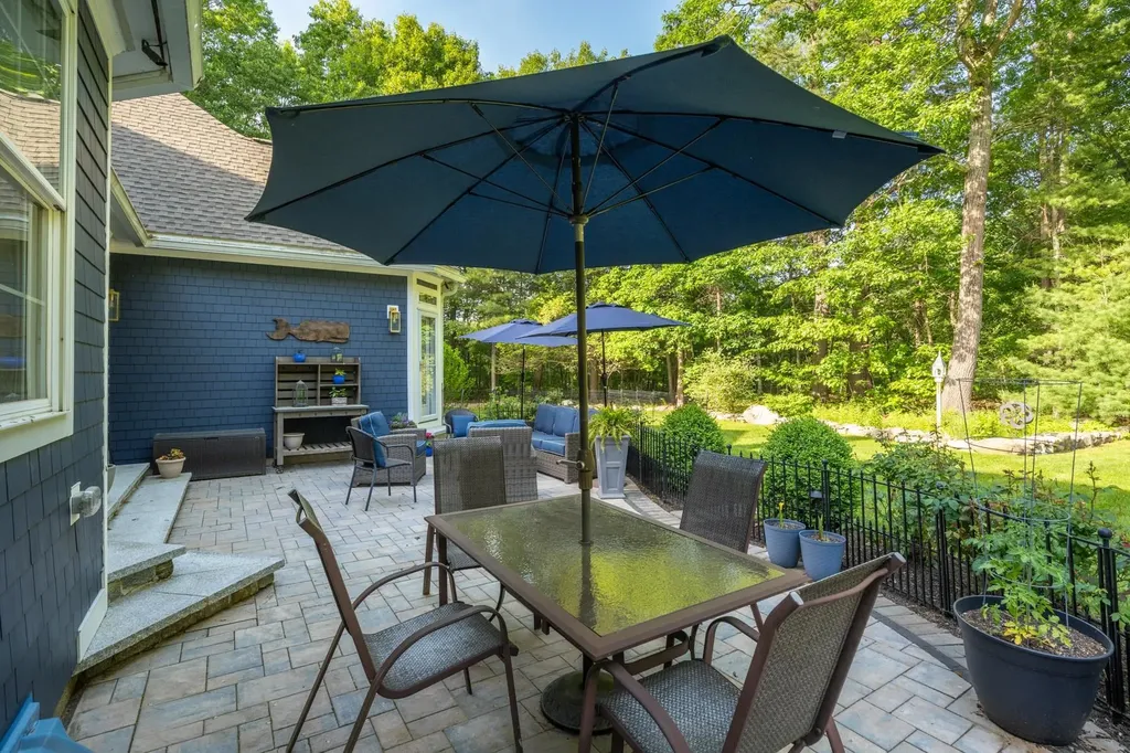 56 Windsor Green Road Greenland NH 03840
