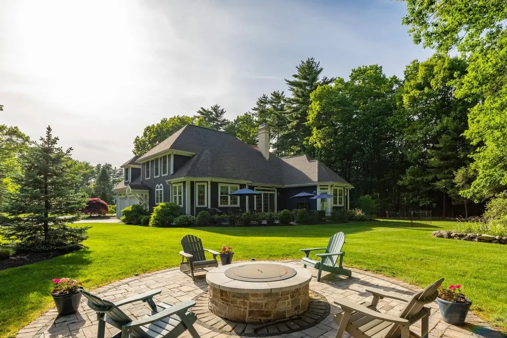 56 Windsor Green Road Greenland NH 03840
