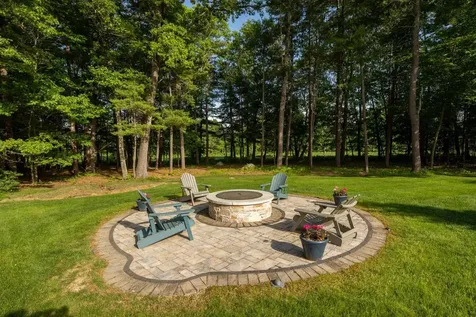 56 Windsor Green Road Greenland NH 03840