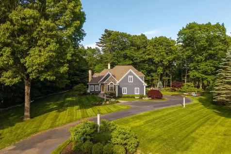56 Windsor Green Road Greenland NH 03840