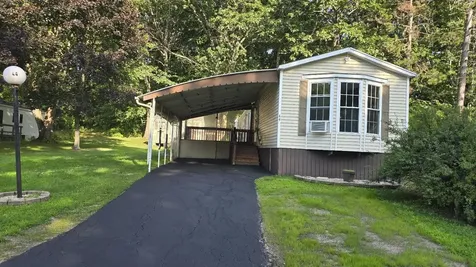 44 Gooseberry Circle Rochester NH 03867