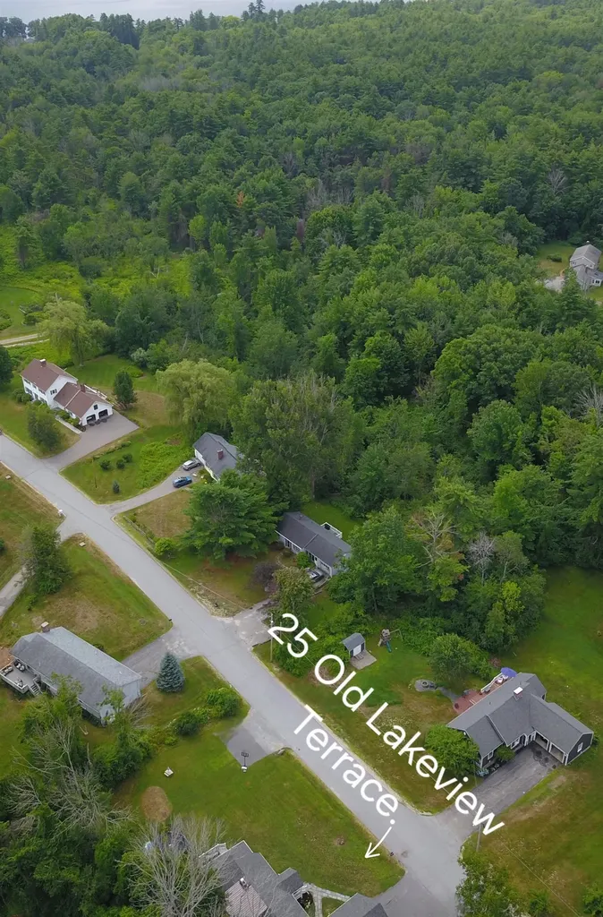 25 Old Lakeview Terrace Wolfeboro NH 03894