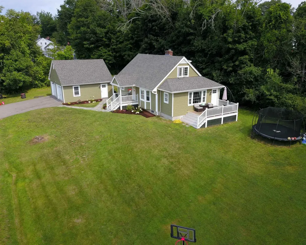 25 Old Lakeview Terrace Wolfeboro NH 03894